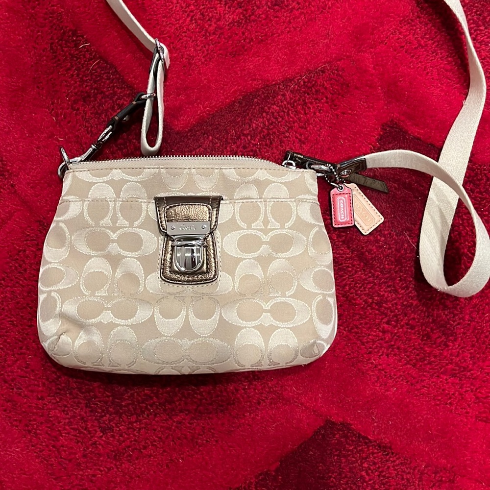 LIKE NEW Coach crossbody